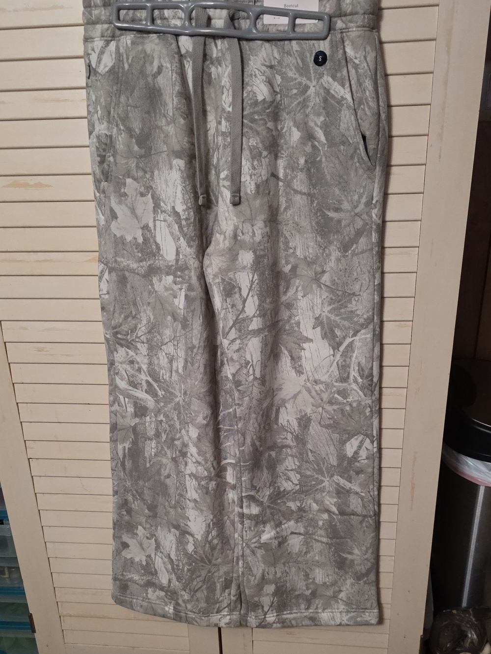 NWT Hollister Feel Good Camo Baggy Bootcut Sweatpants - Cream Camo Size S